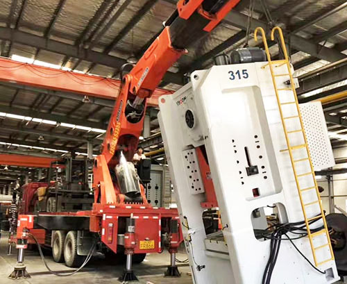 昌洒镇附近随车吊出租，轻松解决运输难题