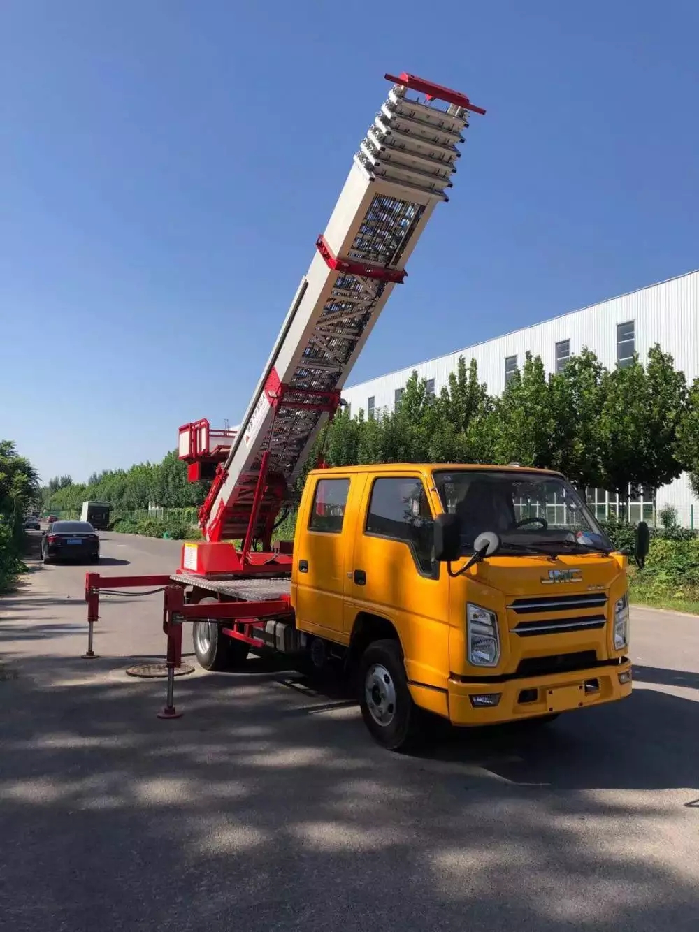 昌洒镇附近的云梯车出租服务：轻松解决高空作业需求